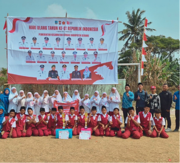 Prestasi gerak jalan putra dan putri SDIT Ibadurrahman