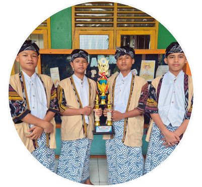 Dokumentasi penghargaan siswa SMPIT